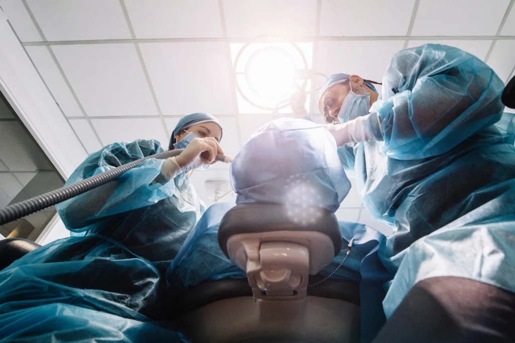 intervention dentaire implants Nos conseils Mediweb - Template 5